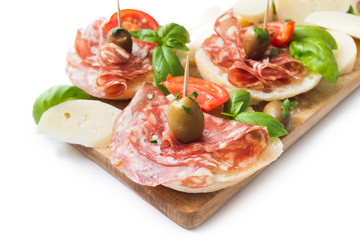 Stuzzichini di pane, salame e formaggio, Italian Appetizers