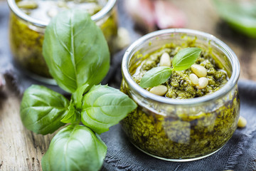Frische sebstgemachte Pesto 