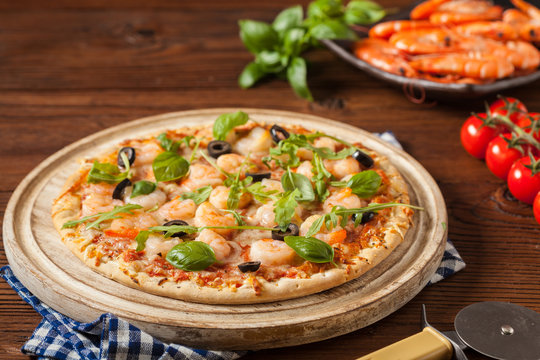 Pizza with shrimps.