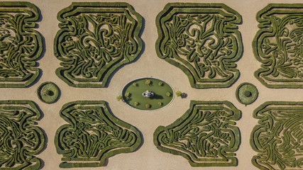 Vista aerea ortogonale del giardino segreto di Villa Doria Pamphilj a Roma. Questo è un dettaglio dei piccoli labirinti costruiti tra le siepi.