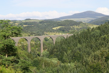 viaduc de la recoum&egrave;ne,en haute loire