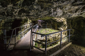 Mine. Drift. Development of minerals.