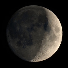 Waxing crescent moon seen with telescope © Claudio Divizia