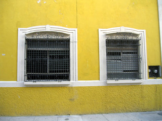portes et fenêtres colorées au Mexique