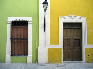 portes et fenêtres colorées au Mexique