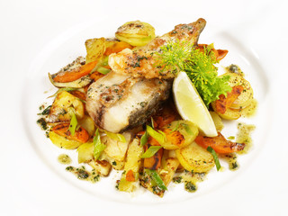 Steinbuttsteak auf Bratkartoffeln