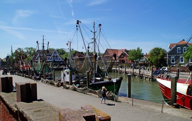 Krabbenfischerhafen von Neuharlingersiel in Ostfriesland