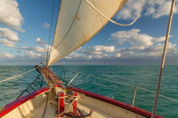 Fototapeta premium Sailing in the Keys Waiting for Sunset. Exposure done while in a Sailing Boat in the Keys, USA.