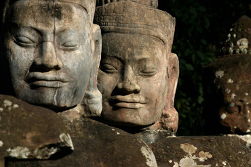 Fototapeta na wymiar Angkor Thom (Khmer: អង្គរធំ; literally: 