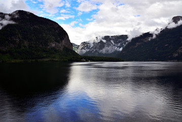 Photo of mountain and lake in Hallstatt of Austria