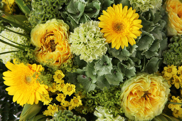 bouquet de fleurs jaune