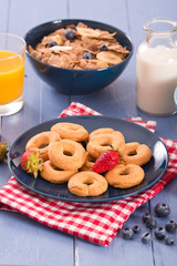 Breakfast with wholegrain cereals.