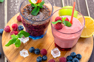 Berry Smoothie with Mint, Blueberry and Raspberry