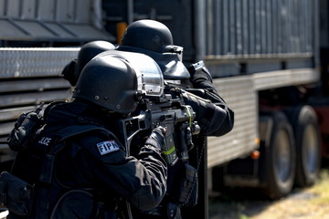 policiers