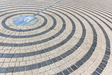 Pavement with concentric pattern