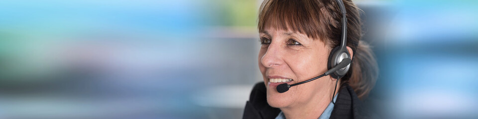 Support phone operator in headset