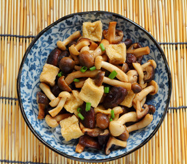 Tofu and mixed mushroom stir fried.