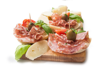 Stuzzichini di pane, salame e formaggio, Italian Appetizers