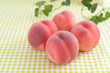 新鮮な桃