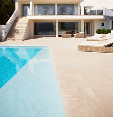 Beautiful Luxury Home with Swimming Pool