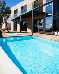 Beautiful Luxury Home with Swimming Pool