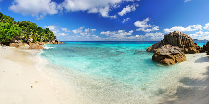 Strandpanorama La Digue, Seychellen