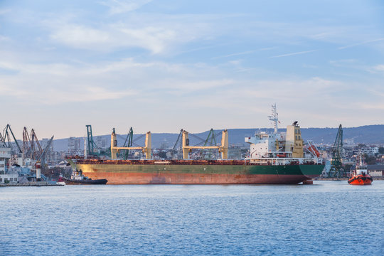 Bulk carrier, industrial ship with deck cranes
