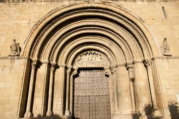 Fototapeta na wymiar San Pedro Church Doorway - Olite - Spain