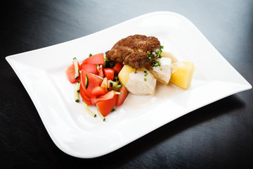 Cutlet with vegetables