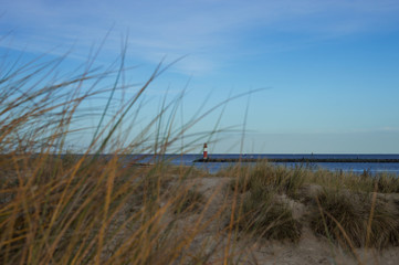 Leuchtturm mit Blick durch die Düne