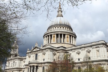 Fototapeta na wymiar London landmark - the Cathedral