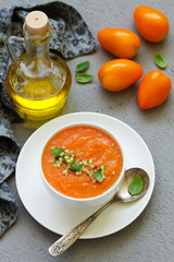 Spanish tomato soup with gazpacho from yellow tomatoes.