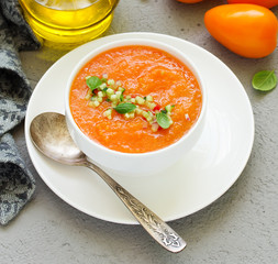 Spanish tomato soup with gazpacho from yellow tomatoes.