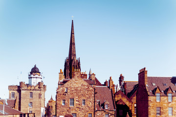 Obraz premium Street view of Historic Old Town Houses in Edinburgh, Scotland