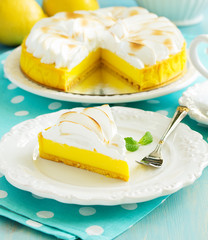 lemon pie with meringue