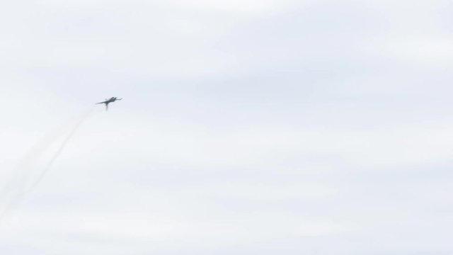 Air Force F-16 fighter jet in flight at airshow