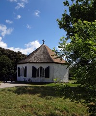 Fototapeta na wymiar Uferkapelle in Vitt auf der Insel Rügen