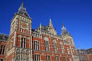 Obraz premium Amsterdam Centraal is the largest railway station in the Netherlands