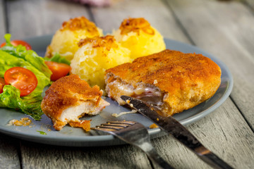Cutlet cordon bleu.