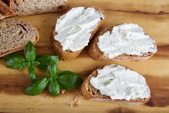 Sandwiches with fresh cream cheese