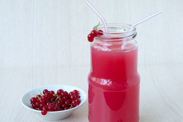Smoothie and a cup of red currant