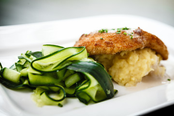 Chicken schnitzel with mashed potatoes