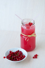Smoothie and a cup of red currant