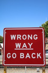 Obraz premium WRONG WAY - GO BACK, Sign in Australia 