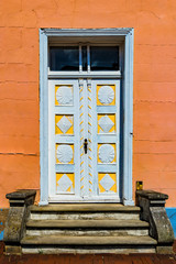 Tür mit Orange
