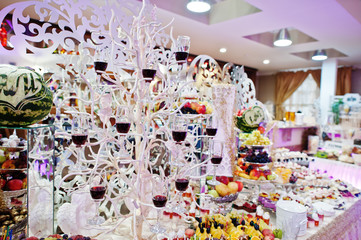 Delicious and nutritious dishes on the wedding banquet.