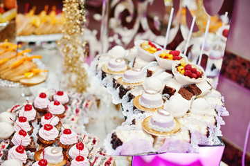 Delicious and nutritious dishes on the wedding banquet.