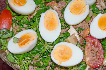 Thunfischsalat mit Eiern