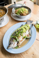Steamed fish with lemon