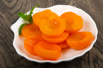 Canned apricots